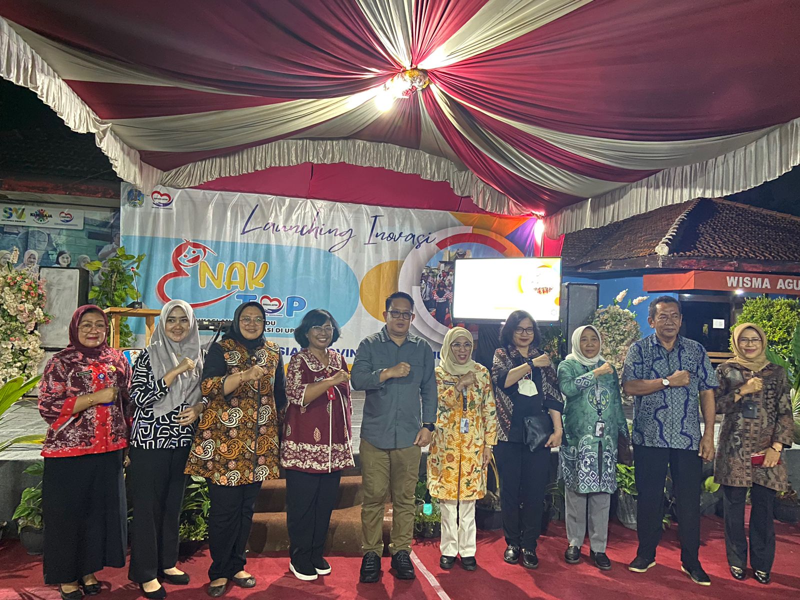 Peluncuran inovasi Edukasi Anak Terpadu dalam rangka Optimalisasi di UPT (ENAK TOP) pada UPT Klaster Anak. Kegiatan berlangsung di UPT Perlindungan dan Pelayanan Sosial Asuhan Anak (PPSAA) Nganjuk, Kamis (4/1/2024) malam