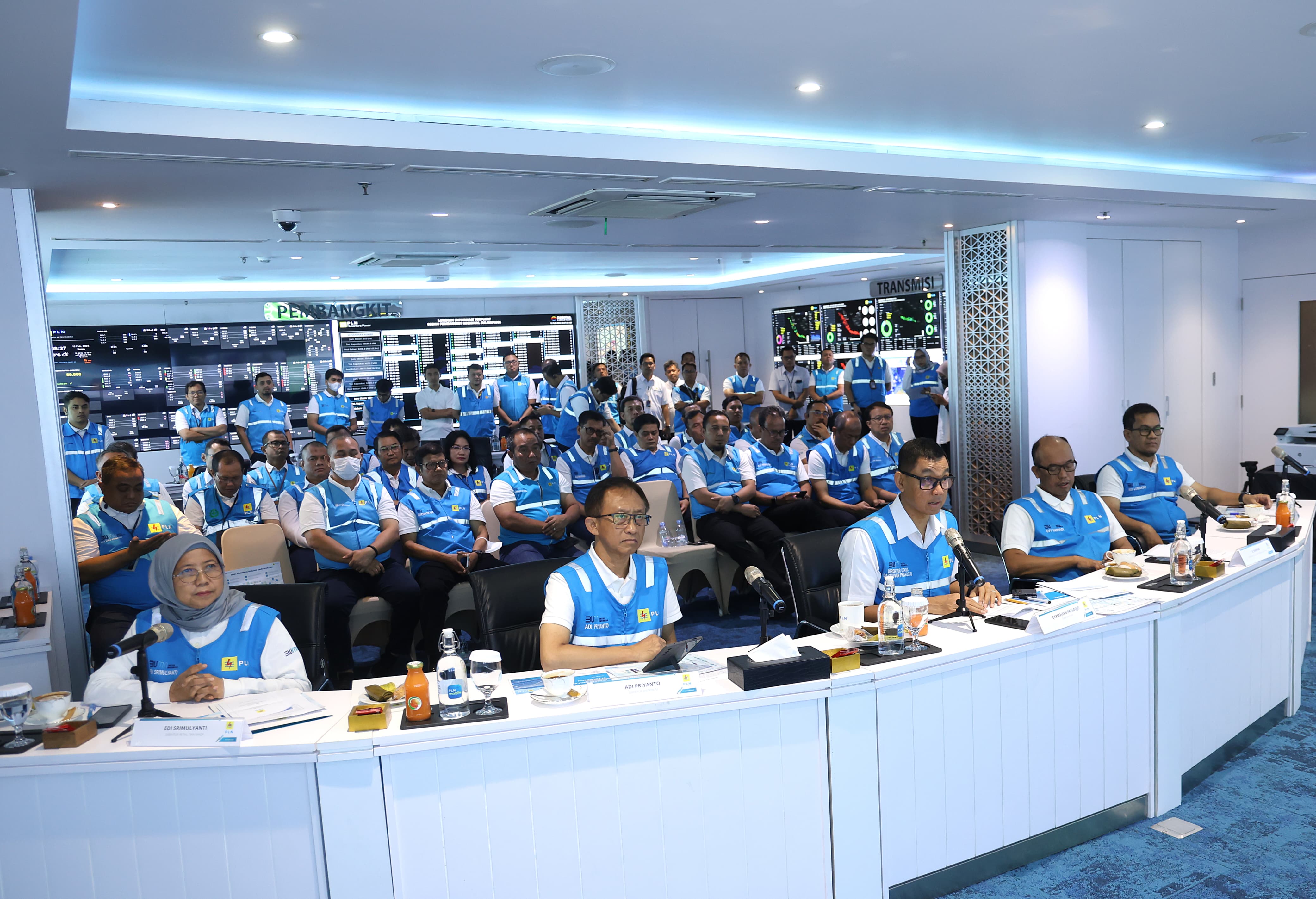 Apel siaga kelistrikan Pemilu 2024 yang dilaksanakan di Posko Nasional Siaga Kelistrikan Pemilu di PLN Kantor Pusat pada Senin (12/2/2024). 