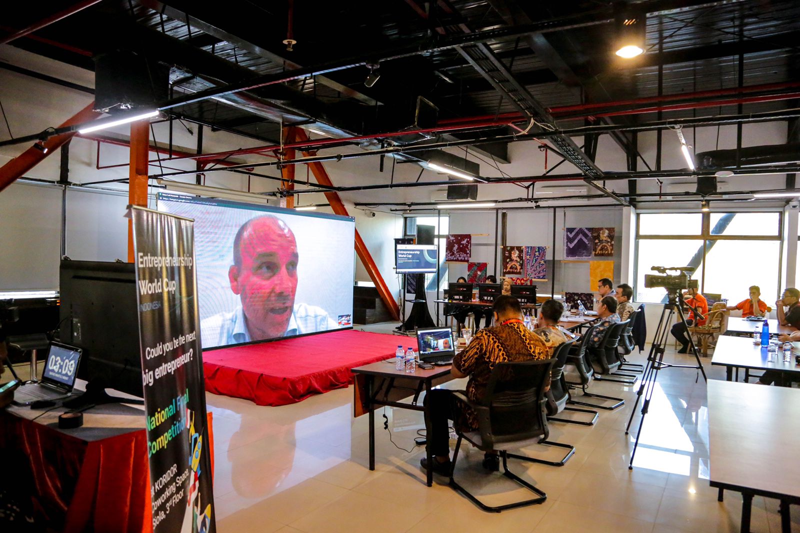 Aktivitas di Koridor Coworking Space sebelum pandemi Covid-19.
