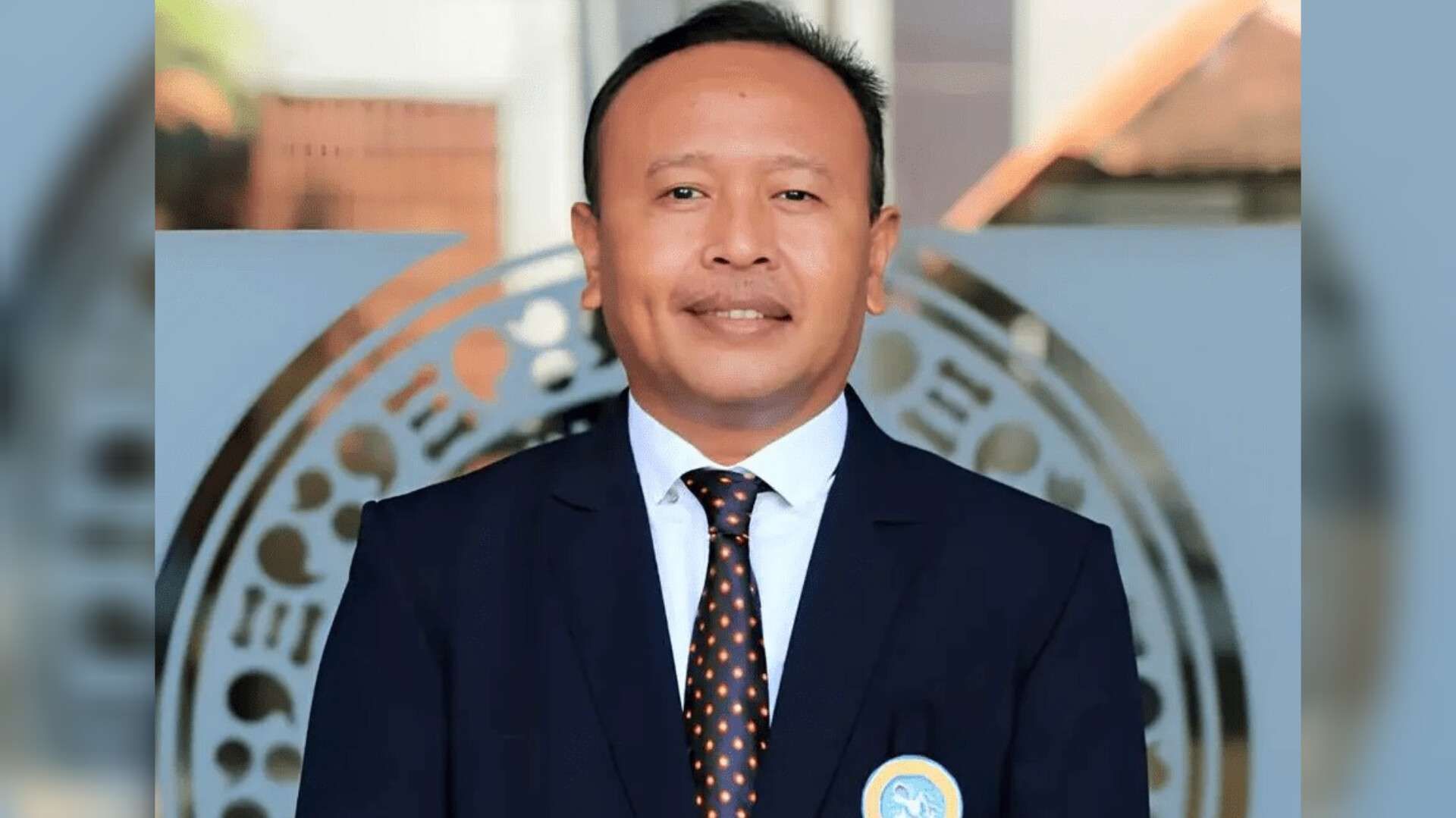 Pakar Universitas Airlangga, Dr Listiyono Santoso MHum 