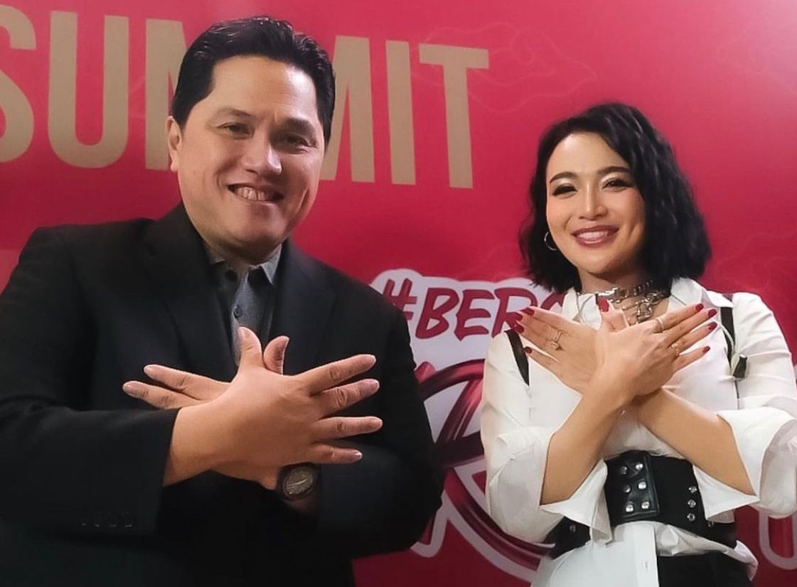 Erick Thohir bersama artis Wika Salim