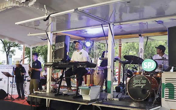 Surabaya Pahlawan Jazz (SPJ) Tour di Halaman Balai Kota Surakarta