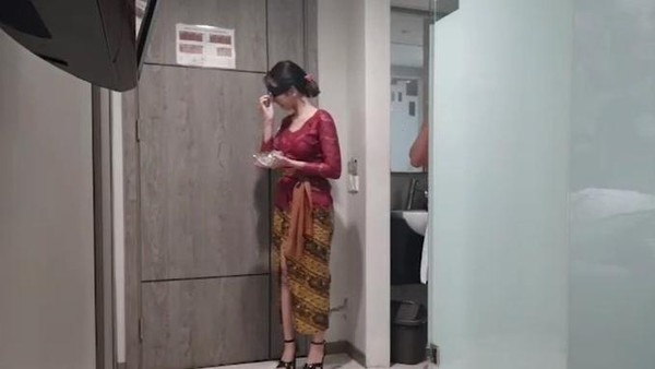 Video kebaya merah yang viral di jagat maya dipastikan tidak direkam di Bali.