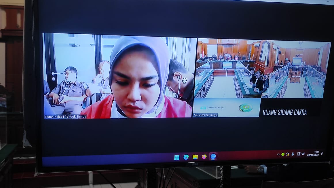 Medina Zein terjerat kasus menjual tas Hermes palsu kepada korbannya Uci Flowdea