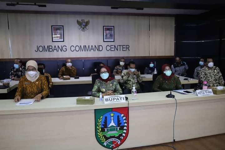 Suasana rakor virtual bersama Gubernur Jatim Khofifah Indar Parawansa dalam rangka melaksanakan program prioritas Bidang Kesehatan Tahun 2021, Jumat (22/01/2021).