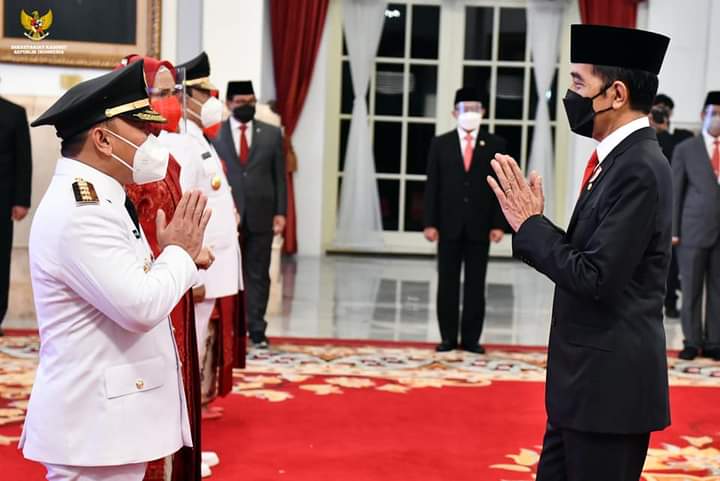 Prosesi pelantikan Gubernur dan Wakil Gubernur Kalteng, H.Sugianto Sabran dan Edy Pratowo di Istana Negara RI oleh Presiden, Joko Widodo. (Ist)