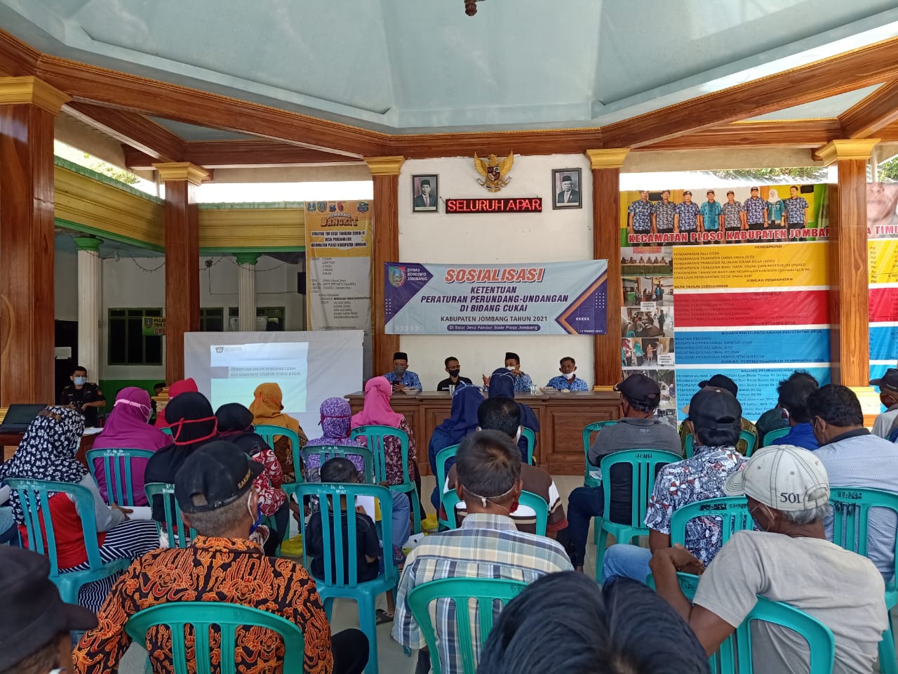 Pelaksanaan sosialisasi cukai di Jombang