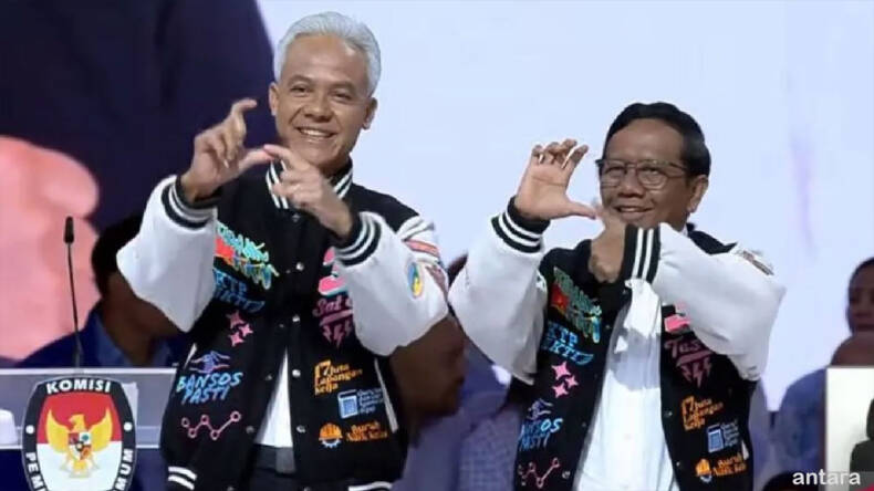 Ganjar Pranowo dan Mahfud MD