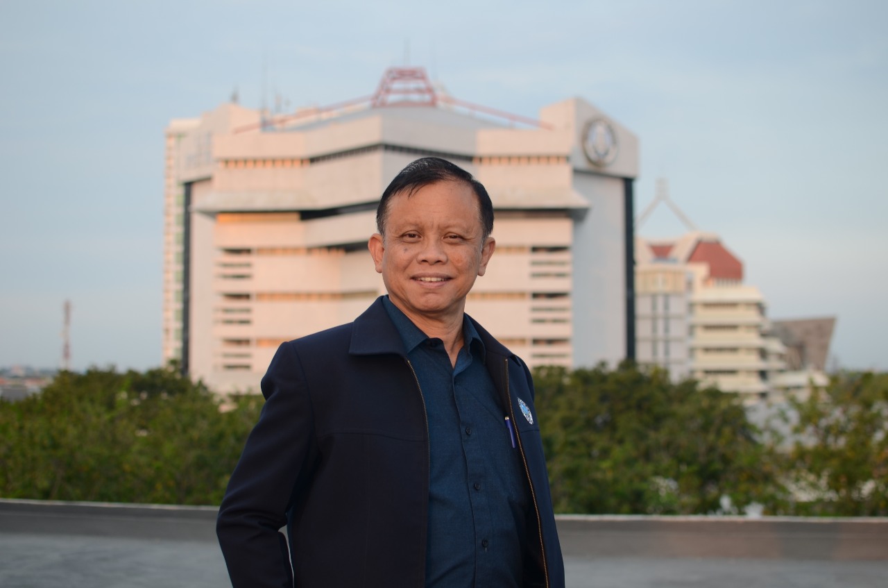 Rektor UK Petra Prof. Dr. Djwantoro Hardjito
