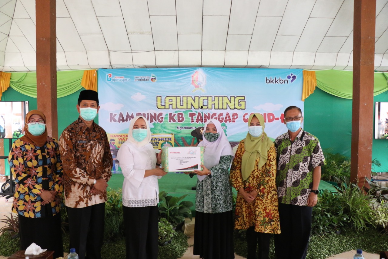 Bupati Bojonegoro Anna Muawanah Lounching Kampung Keluarga Berencana tanggap Covid-19 