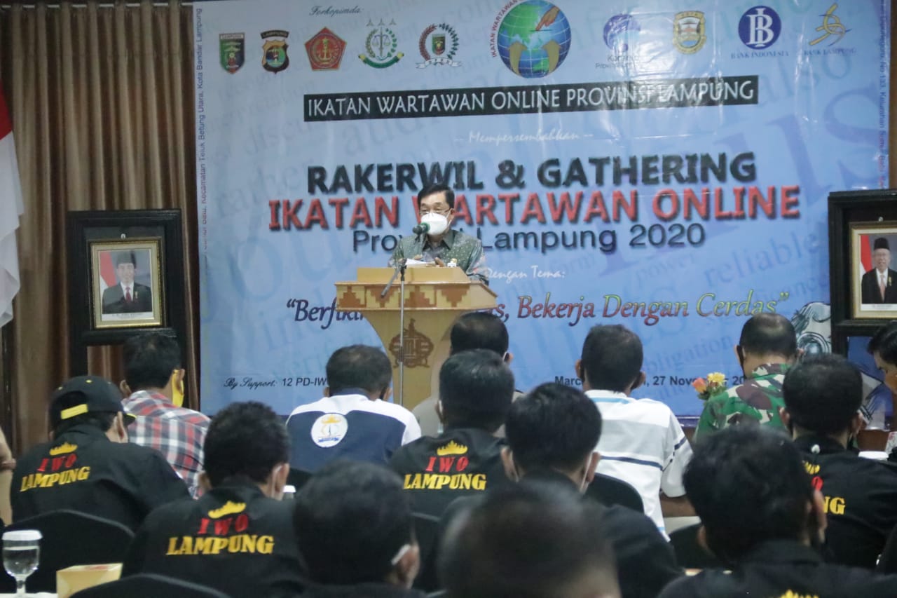 Gubernur Lampung saat membuka Rakerwil Ikatan Wartawan Online (IWO) Lampung 2020 
