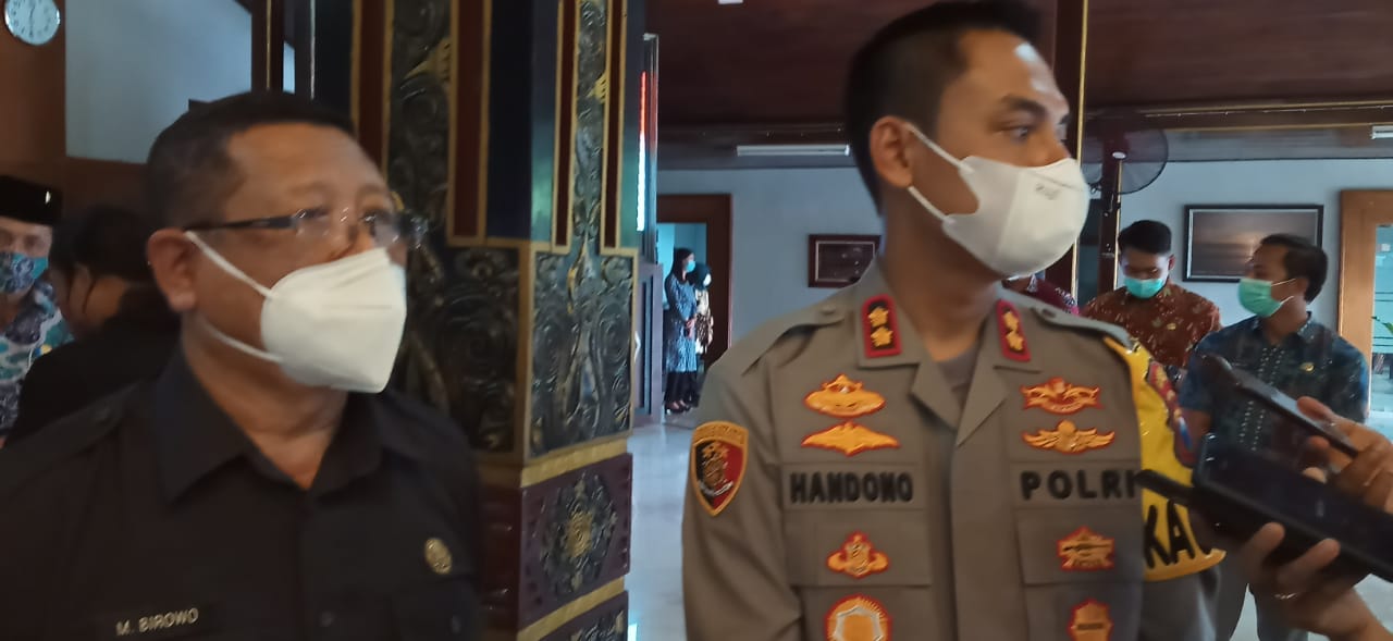Kapolres Tulungagung, AKBP Handono Subiakto dan Bupati Tulungagung, Maryoto Birowo.