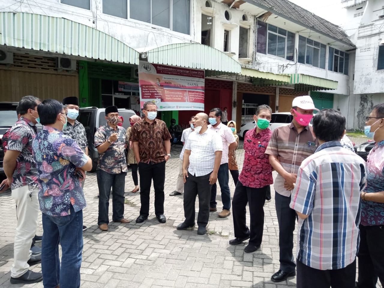 Komisi C DPRD Kabupaten Tulungagung saat mendatangi salah satu aaset Pemkab Tulungagung yang dinilai bermasalah.