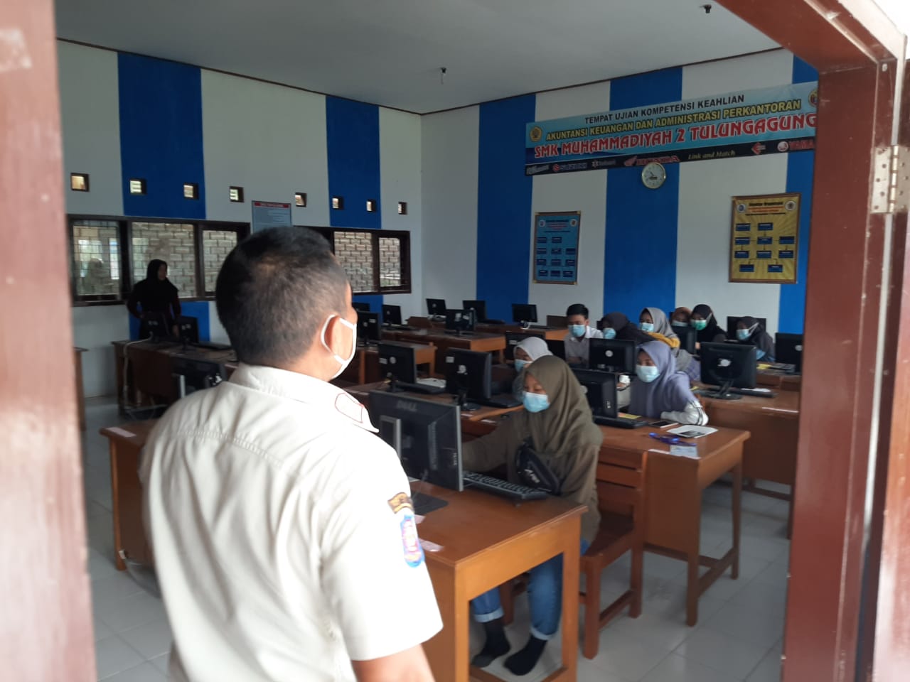Suasana pembelajaran tatap muka di salah satu SMK di Kabupaten Tulungagug.