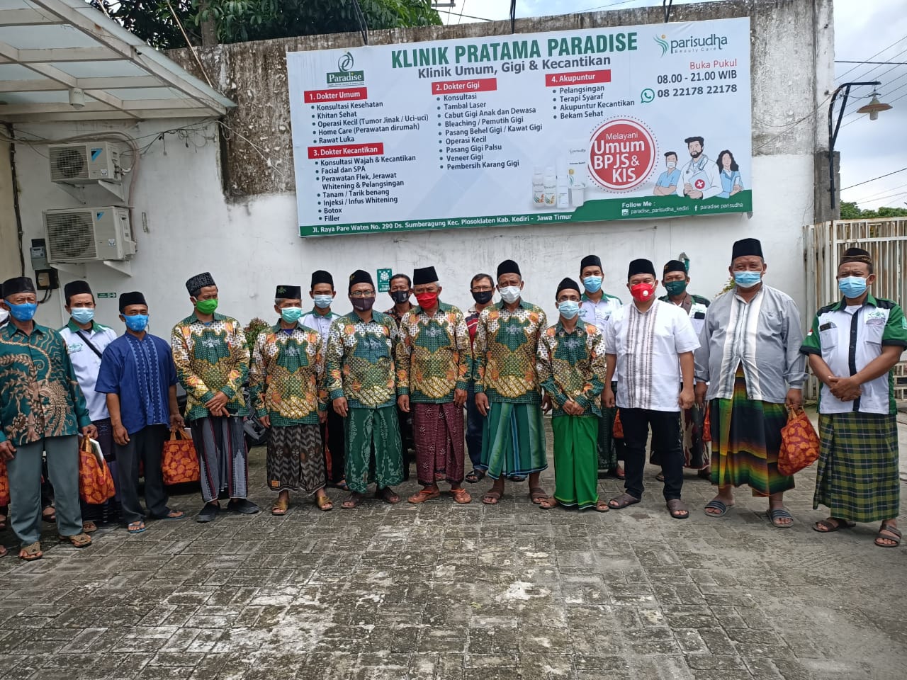 Launching klinik kesehatan NU dibarengi dengan penandatanganan MOU BPJS NU antara klinik dengan Ketua MWCNU Plosoklaten serta secara simbolis penyerahan Kartu Sehat Sahabat Dokter Sukma*