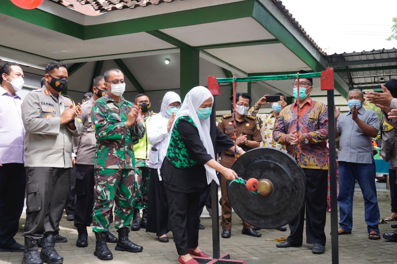 Bupati Bojonegoro, Dr. Hj. Anna Muawanah saat meluncurkan Kampung Tangguh Semeru (KTS), di Desa Mulyoagung Kecamatan Kota/ Bojonegoro, Sabtu (06/02/2021).