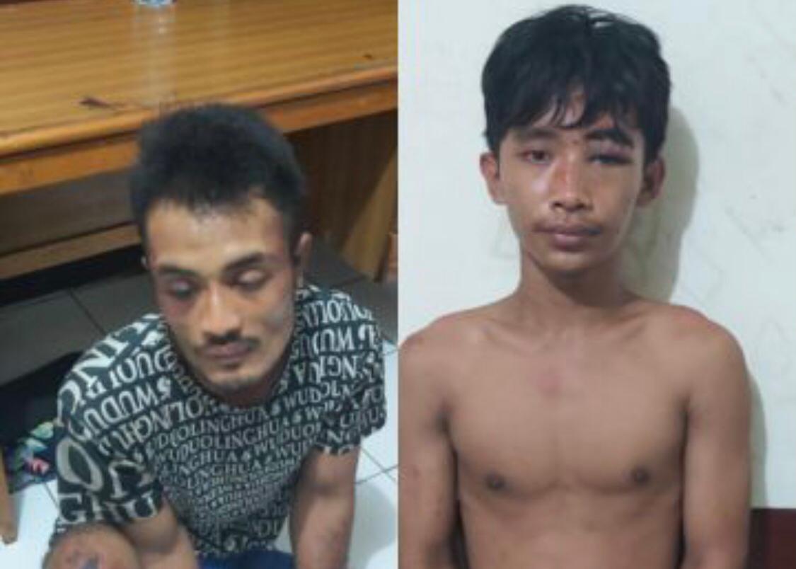 Kedua pelaku dihajar massa sebelum polisi datang ke TKP. 