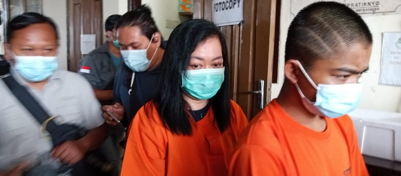 Para pelaku penipuan CPNS saat di gelandang di Mapolres Tulungagung. 