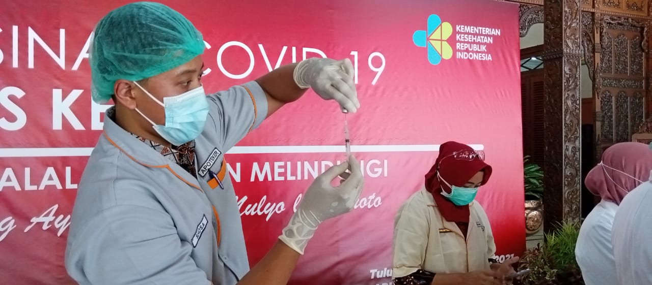 Vaksinasi Covid di Tulungagung, beberapa waktu lalu. 
