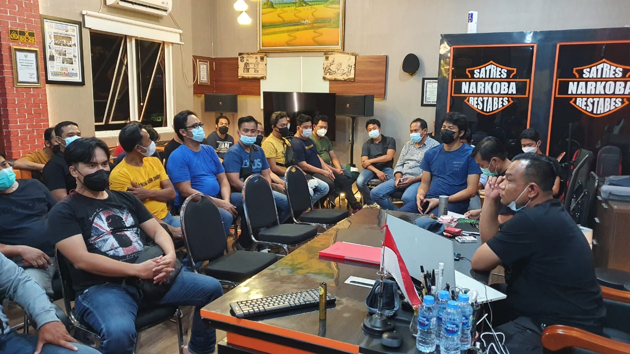Suasana anev ajaran Satresnarkoba Polrestabes Surabaya, Jumat (26/2/2021). 