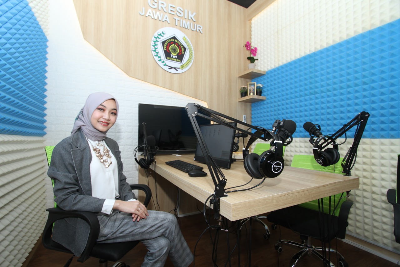 Sadrina Pramesti, pemenang lomba baca berita di PWI Gresik, Selasa (02/3/2021). 