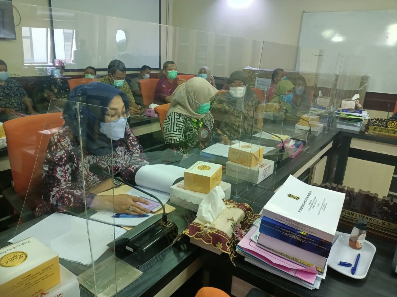 Suasana hearing di Komisi B DPRD Kota Surabaya.
