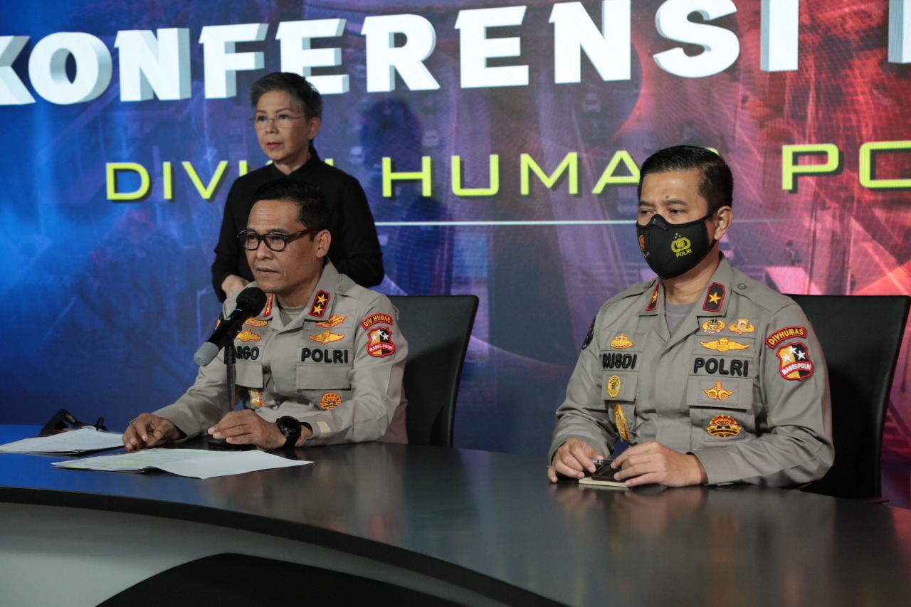 Kepala Divisi Humas Polri Irjen Argo Yuwono saat mengumumkan penghentian penyidikan kasus dugaan penyerangan enam anggota FPI, Kamis (04/3/2021).