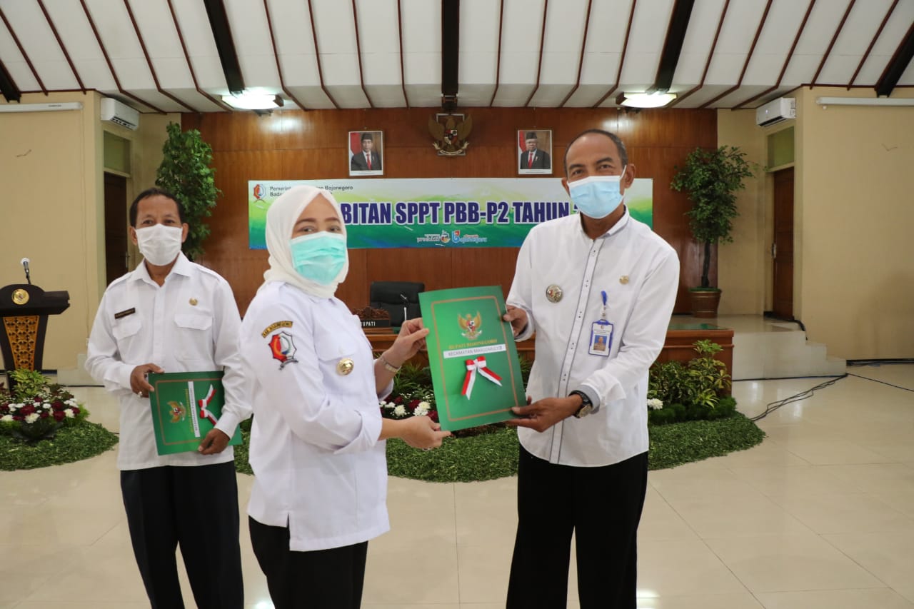 Bupati Anna Muawanah bersama Organisasi Perangkat Daerah (OPD) dan Bapenda merilis SPPT Tahun 2021. ( Foto: At.wiloto/ist/Bacasaja.id)