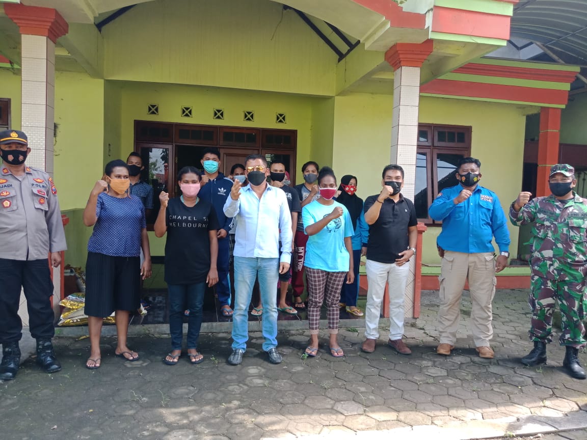 Suasana asrama kampus di Desa Mancar, Kecamatan Peterongan, Kabupaten Jombang, Jumat (12/3/2021).