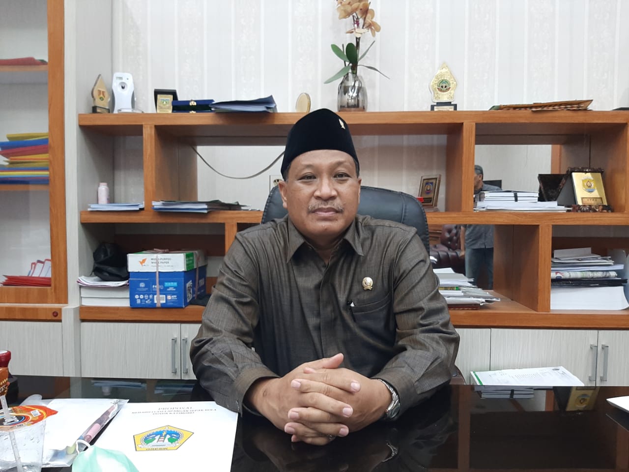 Wakil Ketua DPRD Gresik Mudjid Ridwan saat di kantor Dewan, Senin (15/3/2021). 