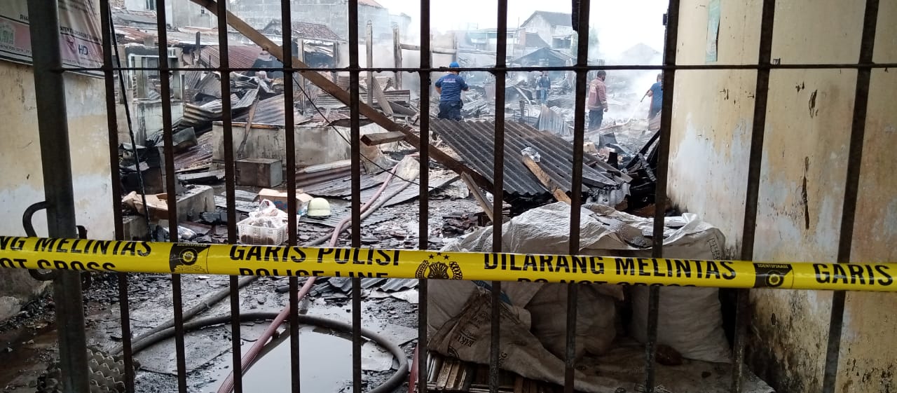 Kondisi Pasar Campurdarat, Tulungagung yang terbakar, Rabu (17/3/2021)