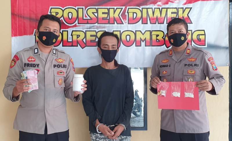 Tersangka Soni Sandra (30).