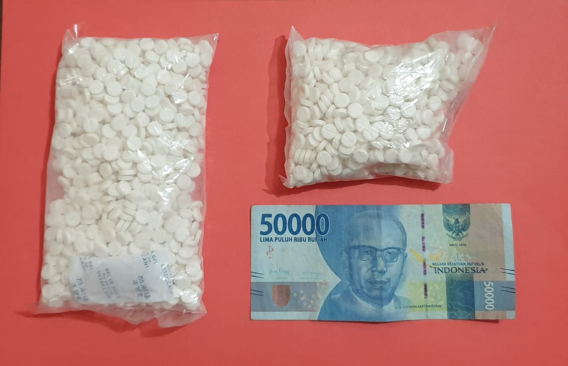 Pil koplo yang diamankan dari dua warga Jombang