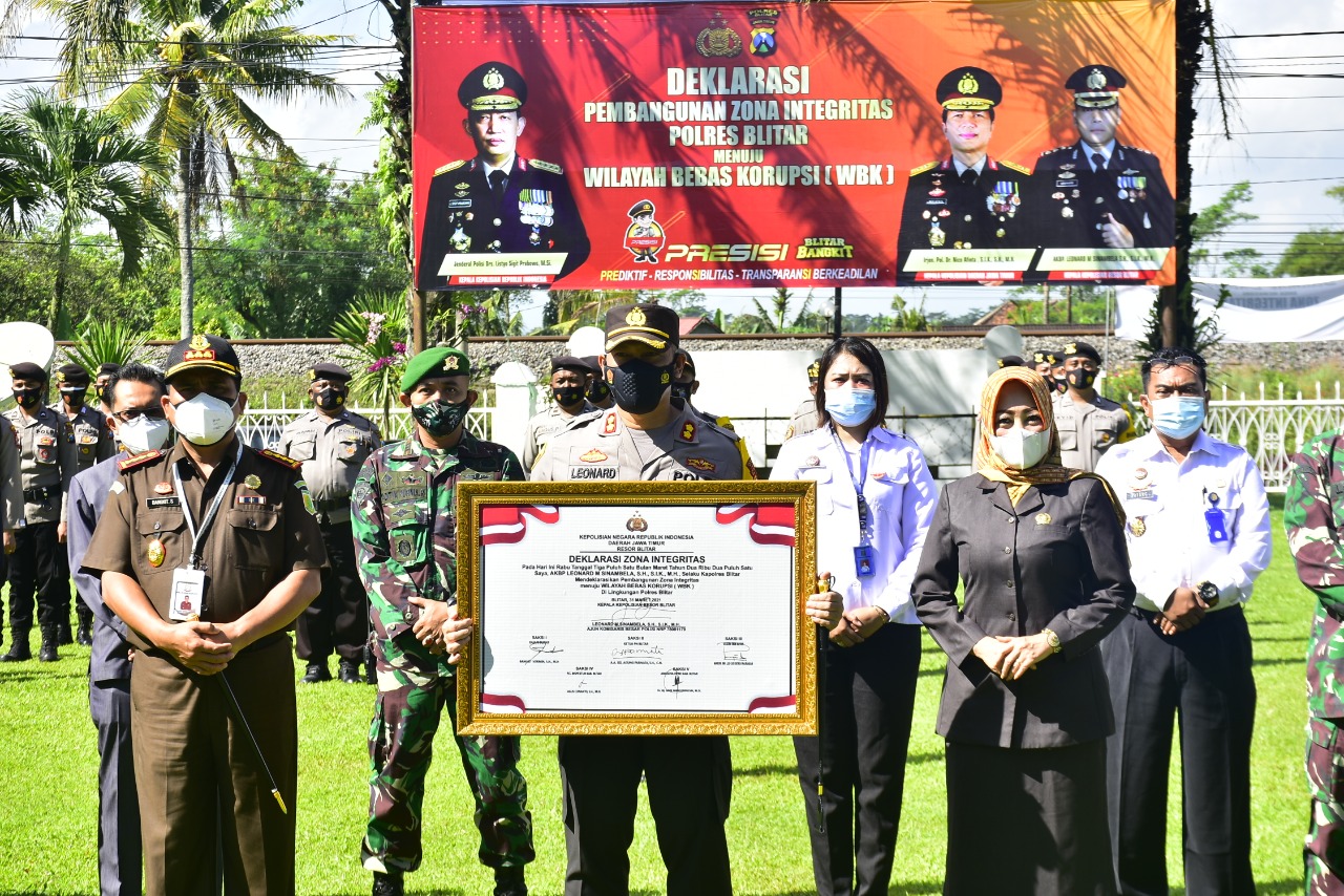 Suasana apel pagi yang bertajuk pencanangan Zona Integritas menuju Wilayah Bebas Korupsi (WBK) dan Wilayah Birokrasi Bersih Melayani (WBBM), Rabu (31/03).