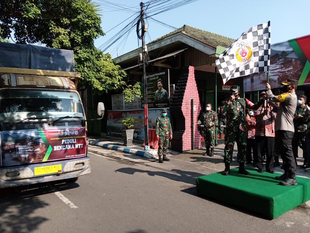 Pelepasan bantuan bencana.