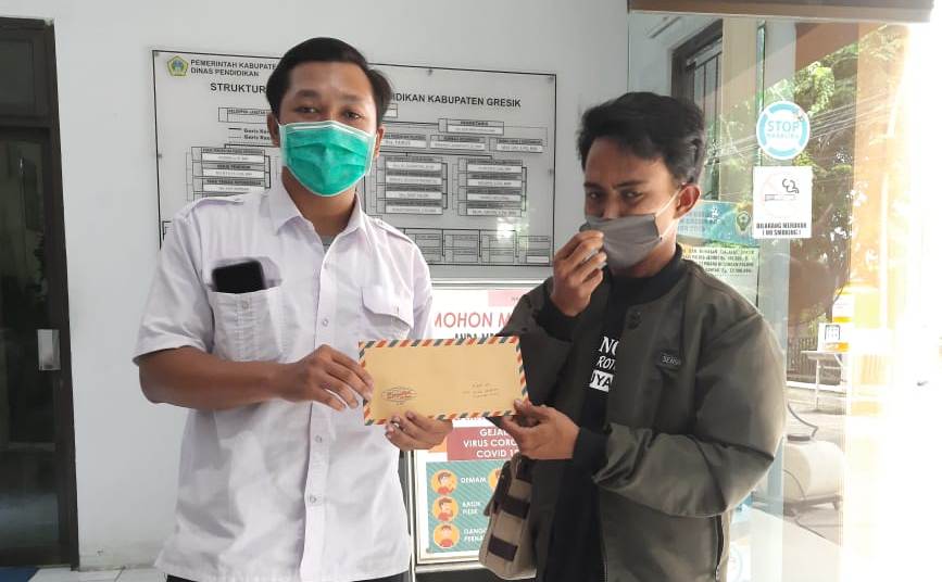 Ketua Avicena Gresik Moh. Khudaifi mengajukan gugatan ke lima OPD di Gresik ke Komisi Informasi Jatim.