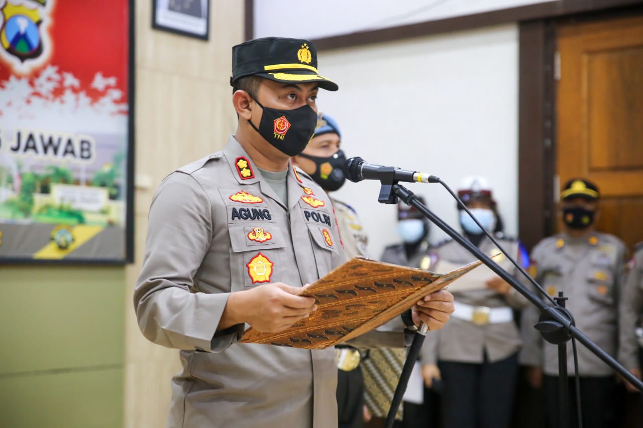Kapolres Jombang AKBP Agung Setyo Nugroho pimpin Pelantikan Kapolsek Jombang dan Jogoroto.