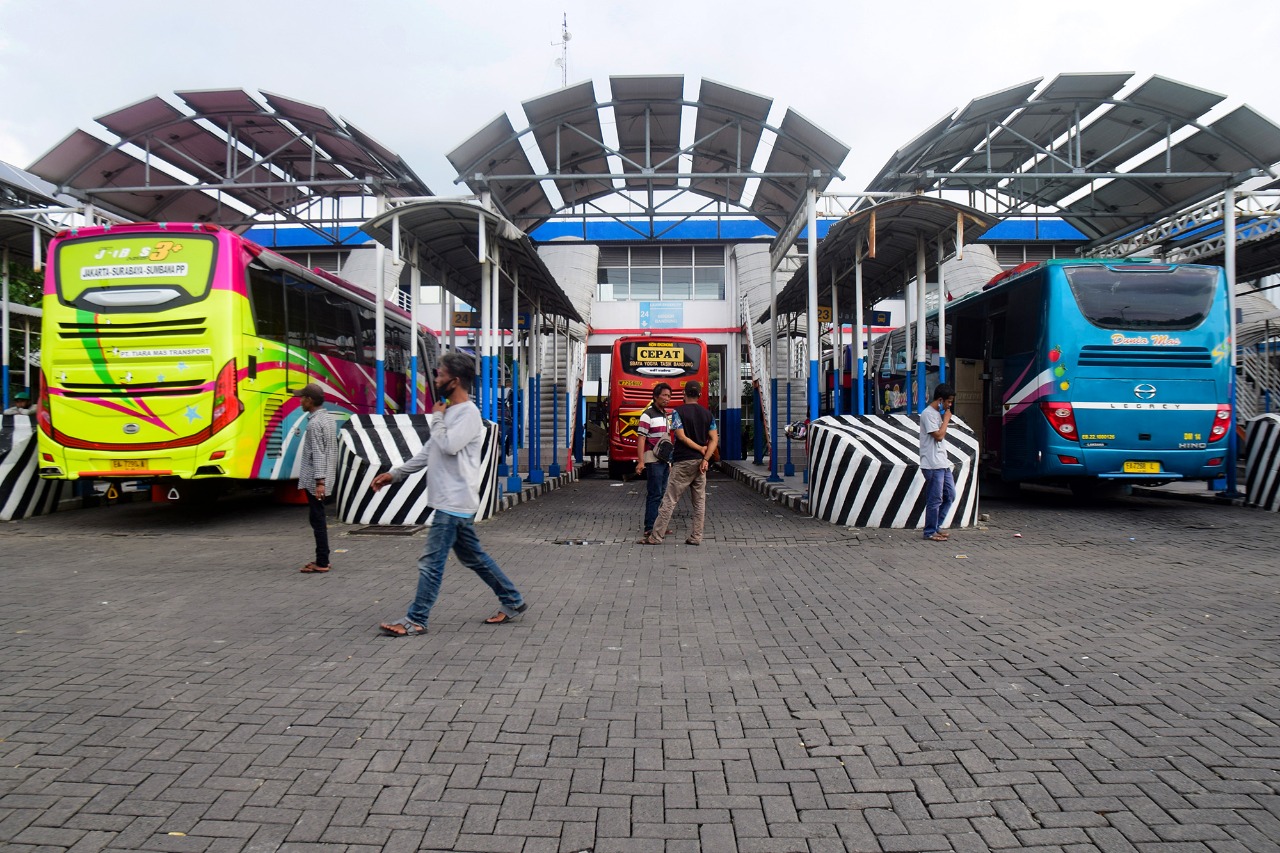Suasana di Terminal Purabaya Surabaya di Bungurasih 