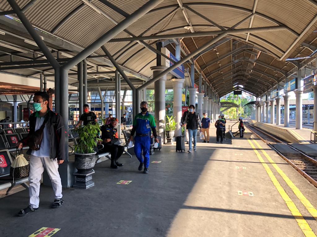 Suasana di salah satu stasiun KA di Daop 8 Surabaya.