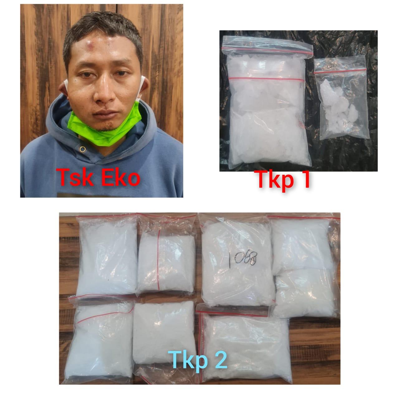 Pelaku beserta barang bukti saat diamankan di Mapolrestabes Surabaya.