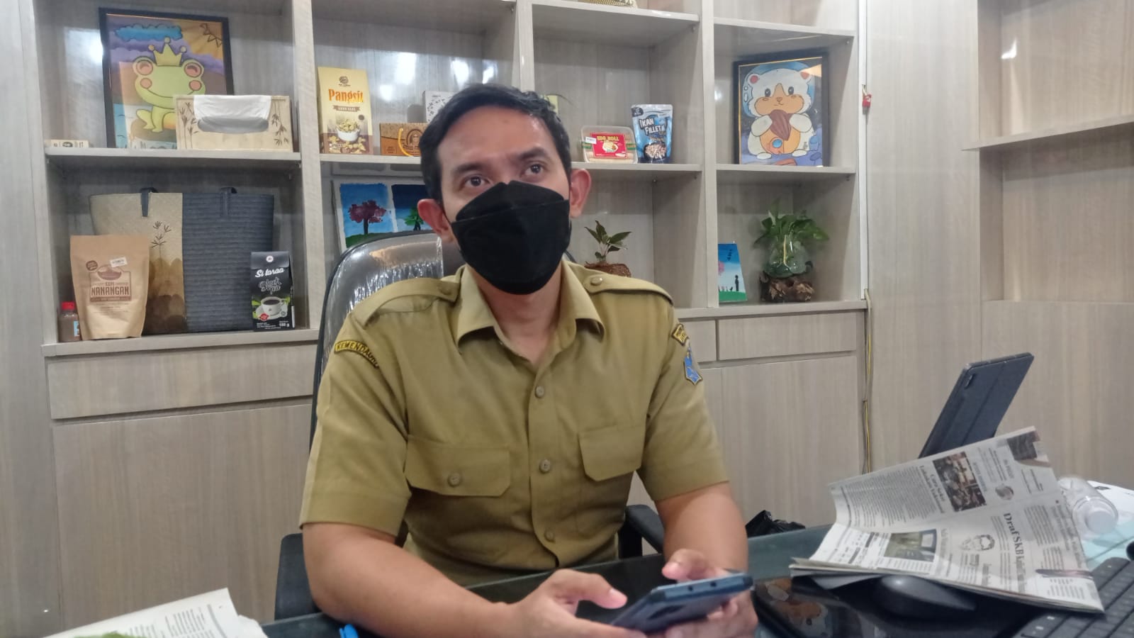 Kepala Bagian Humas Pemkot Surabaya Febriadhitya Prajatara