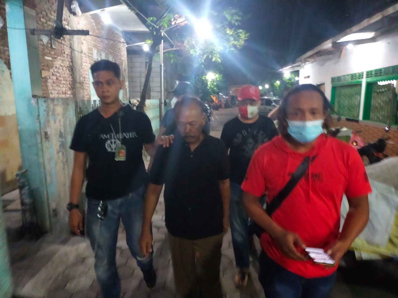 Pelaku saat diamankan polisi 