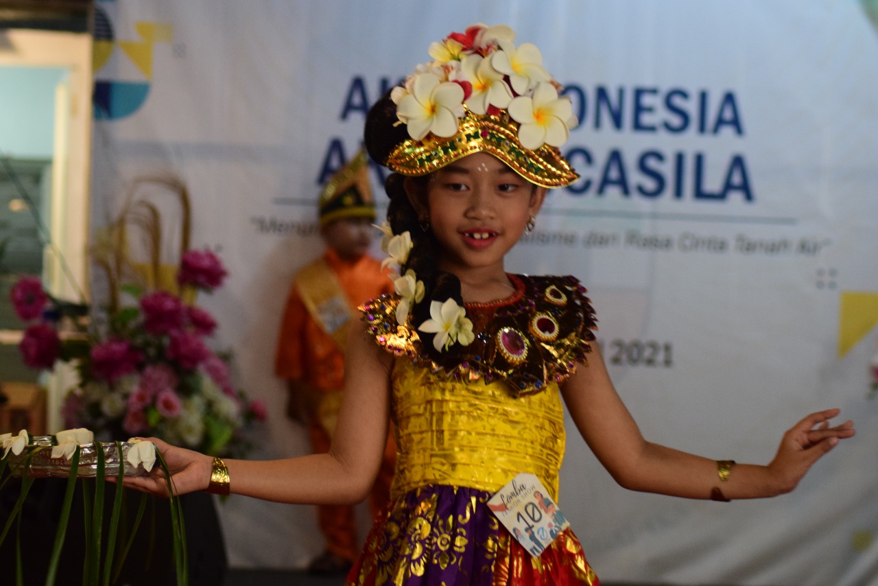 Venezia Valerine Dinda Yuniar, salah satu penampil fashion show di gelaran 'Aku Indonesia Aku Pancasila'.