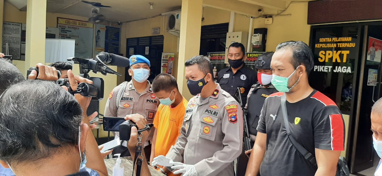Kapolsek Banjarmasin Utara Kompol Indra Saat menggelar konferensi pers di Mapolsek Banjarmasin Utara