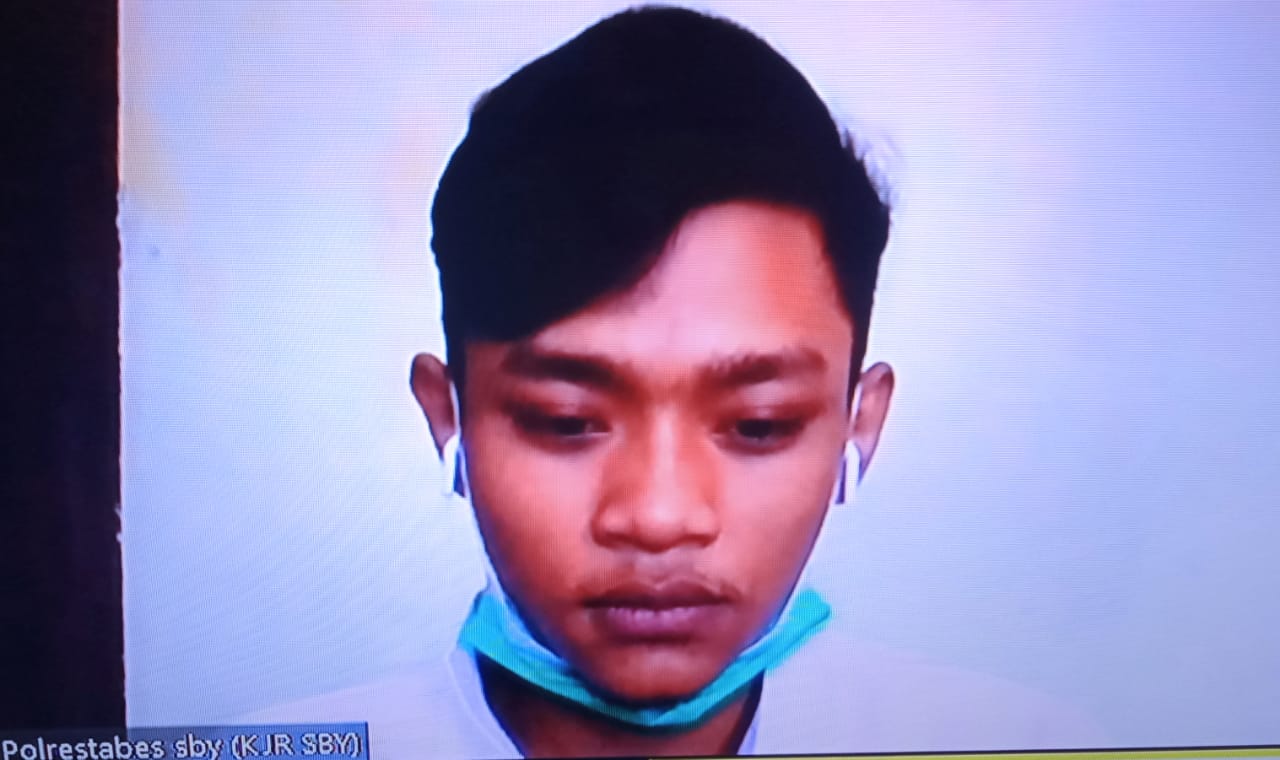 Terdakwa M.Farhan, perkara perdagangan manusia, menjalani sidang diruang Cakra PN Surabaya