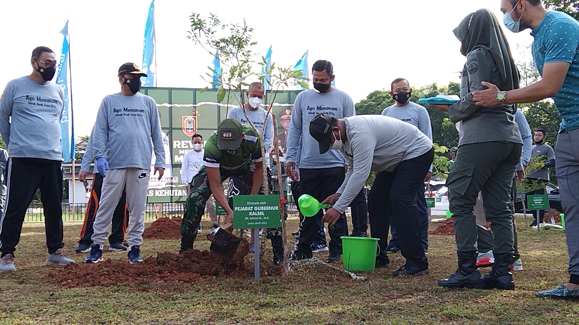 Pemerintah Provinsi bersama Forkopimda Kalimantan Selatan menanam pohon