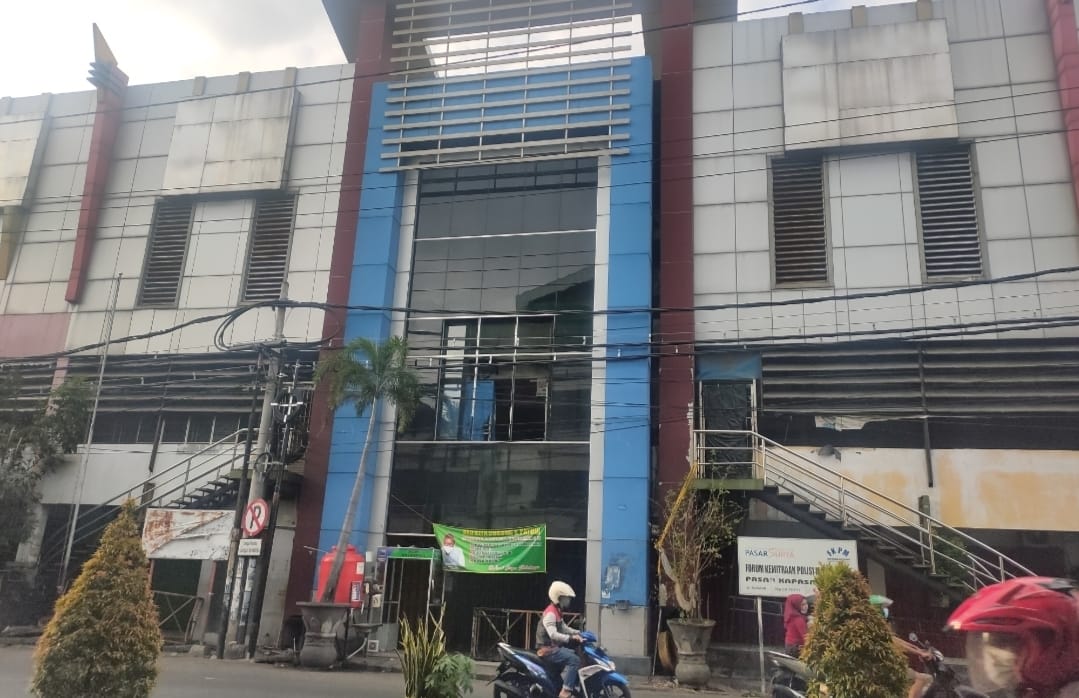Pasar Kapasan Surabaya.
