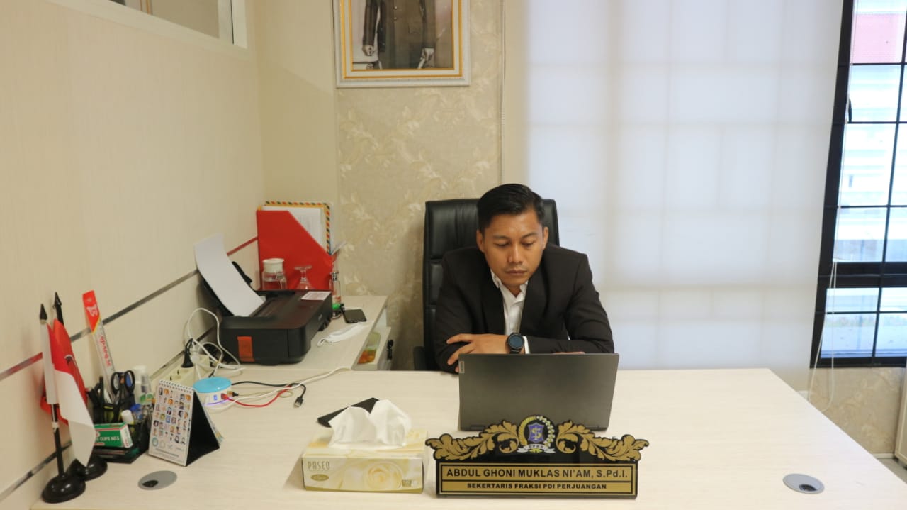 Foto: Sekretaris Fraksi PDIP Surabaya Abdul Ghoni Mukhlas Ni'am