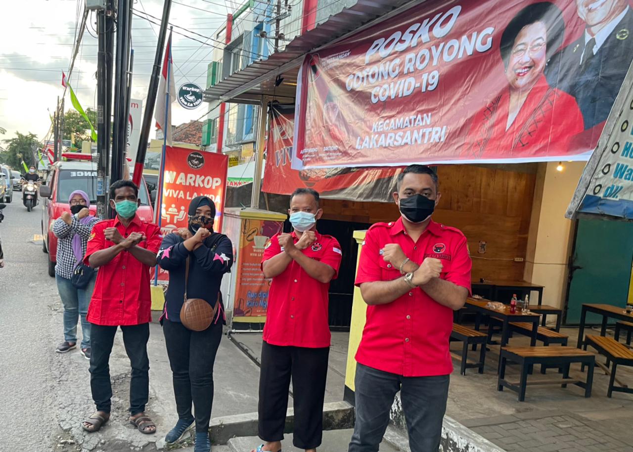 Suasana peluncuran Posko Gotong Royong Covid-19 DPC PDI Perjuangan Kota Surabaya di Kecamatan Lakarsantri, Minggu (08/8/2021).