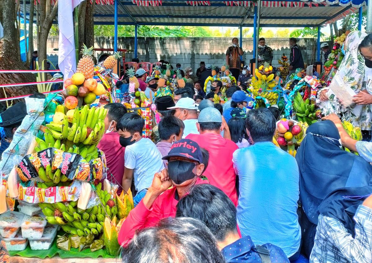Suasana sedekah bumi di Bangkingan, Kota Surabaya, Minggu (26/9/2021).